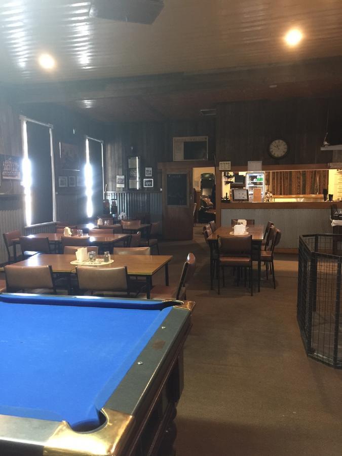 Royal Hotel Snake Valley Екстер'єр фото